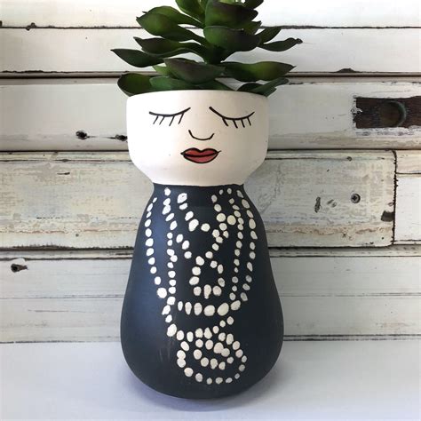 Coco Face Vase– Oxley and Moss